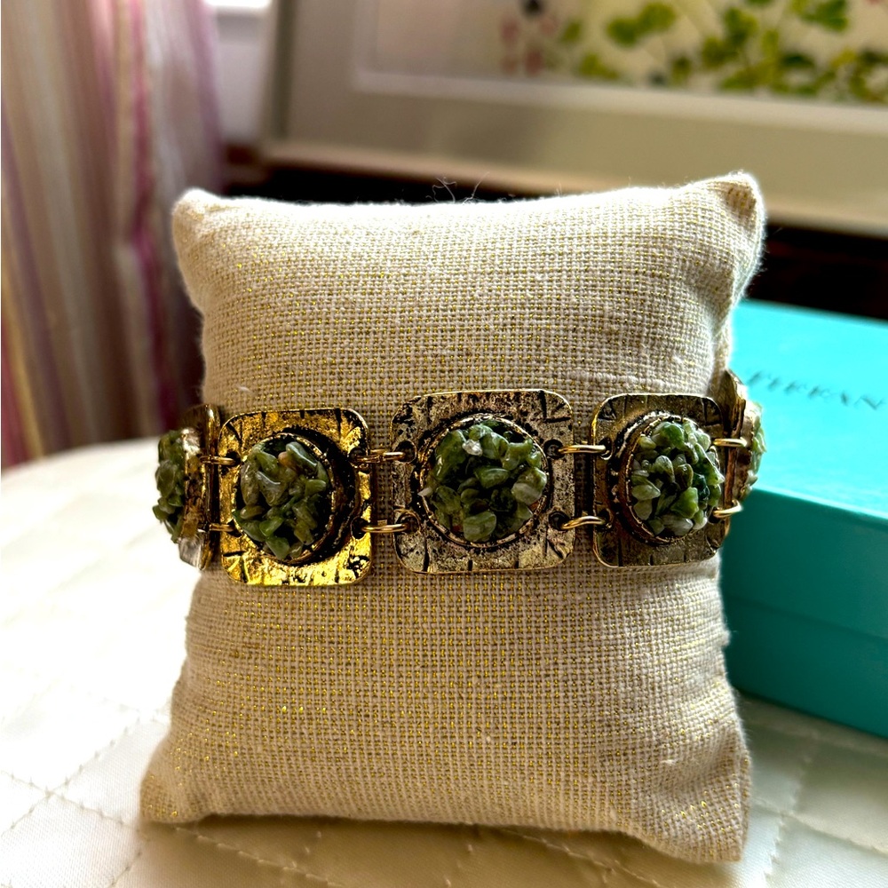 VINTAGE SIGNED SOLID COPPER GOLD TONE MULTI PANEL BRACELET GREEN AGATE CHIPS